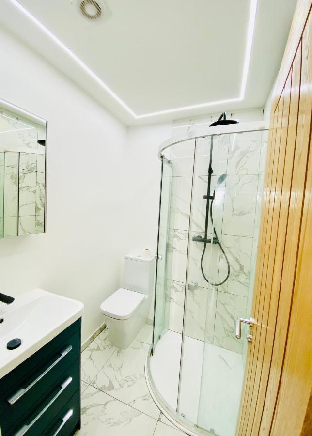 New Flat Overlooking Centre Apartment *